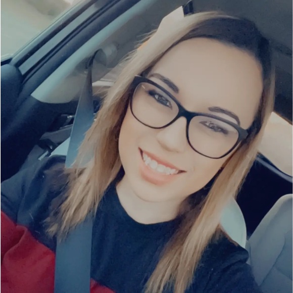 Meet your Posher, Samantha - Picture 1 of 1